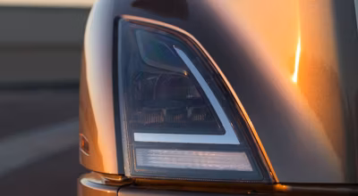 2025 Volvo VNR 300 9