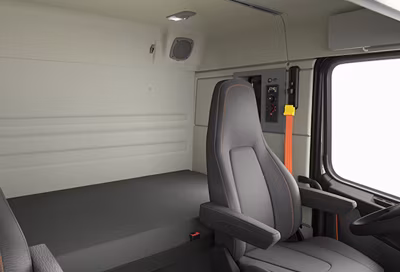 2025 Volvo VHD 400 AF 32
