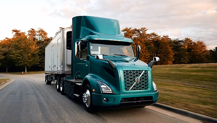 2025 Volvo 6x2 Tractor - Image 16