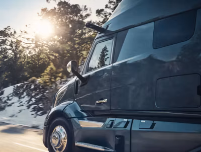 2025 Volvo VNL 660 10